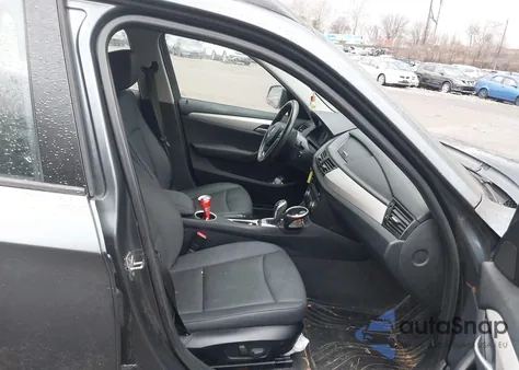 2014 BMW X1 xDrive28I z USA, uszkodzony, nr VIN WBAVL1C57EVY12932